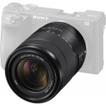 Фото Sony Объектив Sony E 18-135mm f/3.5-5.6 OSS (SEL18135.SYX)