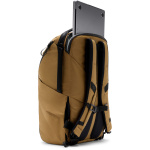 Peak Design Рюкзак Peak Design Everyday Backpack 30L v2 Coyote (BEDB-30-CY-3) Фото Peak Design Рюкзак Peak Design Everyday Backpack 30L v2 Coyote (BEDB-30-CY-3)