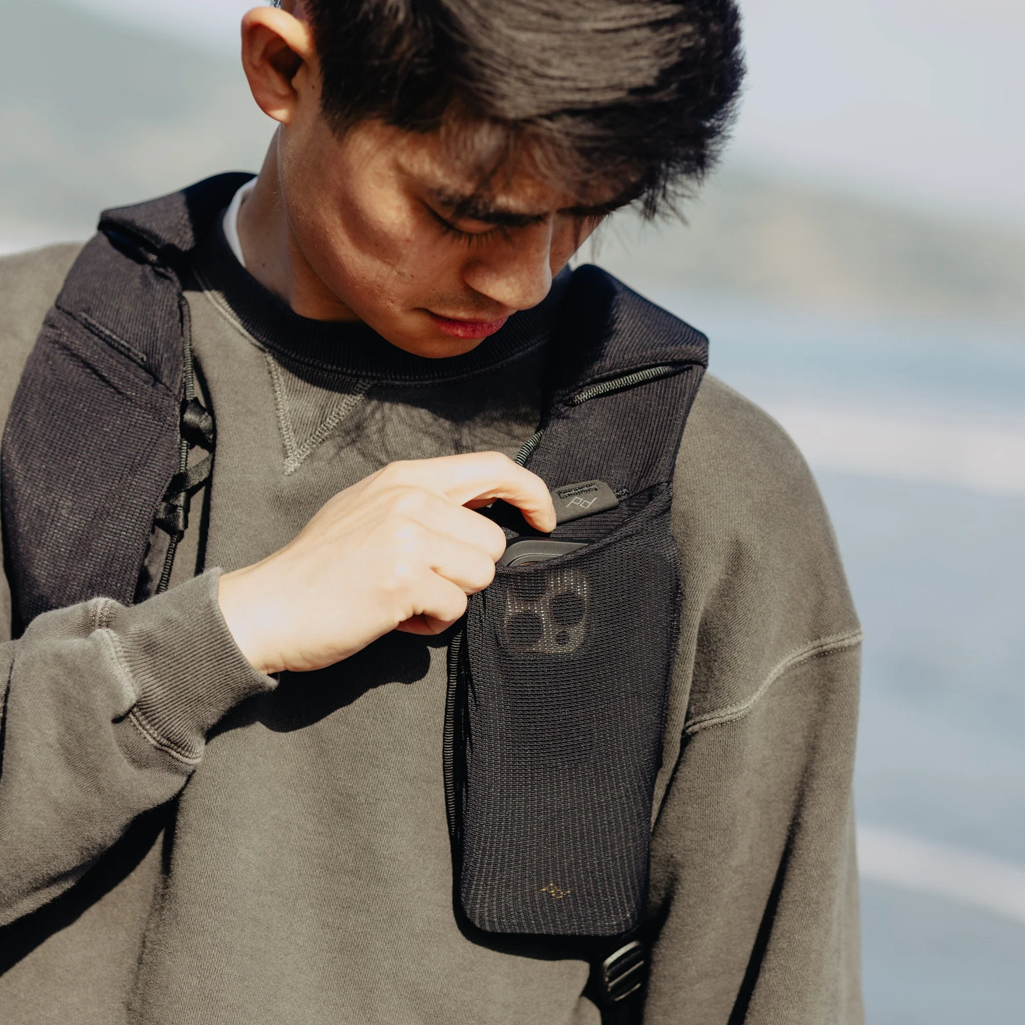 Peak Design Рюкзак Peak Design Outdoor Backpack Zip 18L Black (BABPZ-18-BK-1) Фото Peak Design Рюкзак Peak Design Outdoor Backpack Zip 18L Black (BABPZ-18-BK-1)