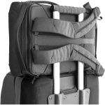 Peak Design Рюкзак Peak Design Everyday Backpack 20L Black (BEDB-20-BK-3) Фото Peak Design Рюкзак Peak Design Everyday Backpack 20L Black (BEDB-20-BK-3)